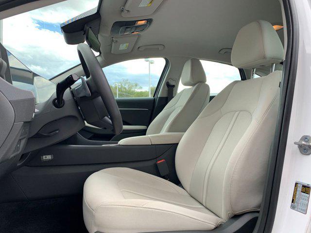 Photo of 2025 Serenity White Hyundai SONATA