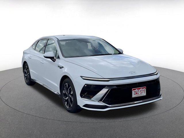 Photo of 2025 Serenity White Hyundai SONATA