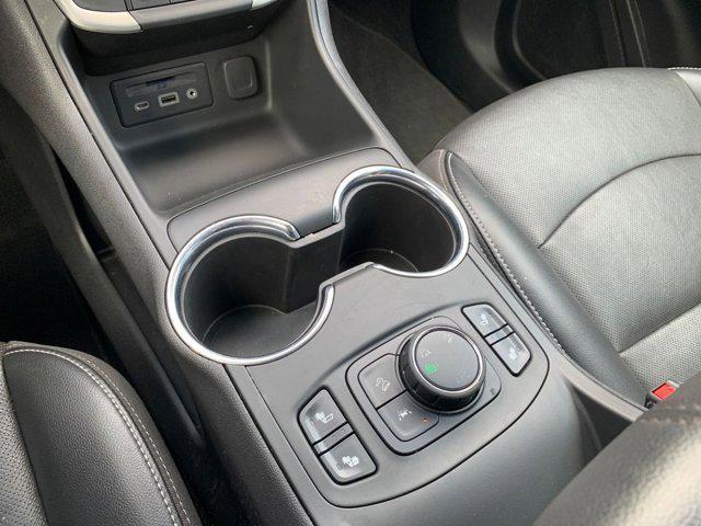 Photo of 2023 Summit White GMC Terrain