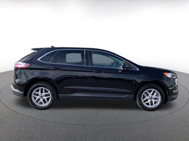Photo of 2024 Agate Black Metallic Ford Edge