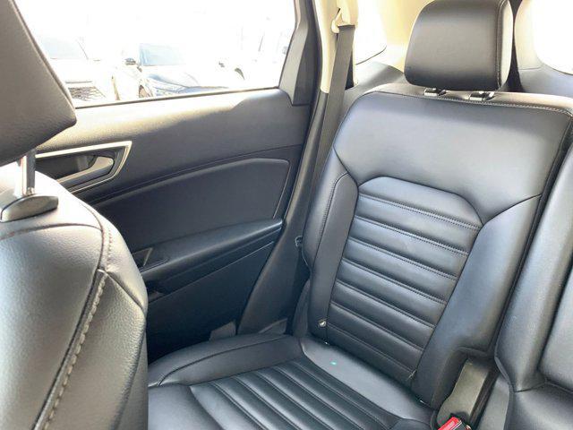 Photo of 2024 Agate Black Metallic Ford Edge