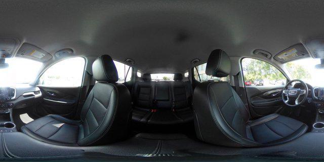Photo of 2024 Summit White GMC Terrain