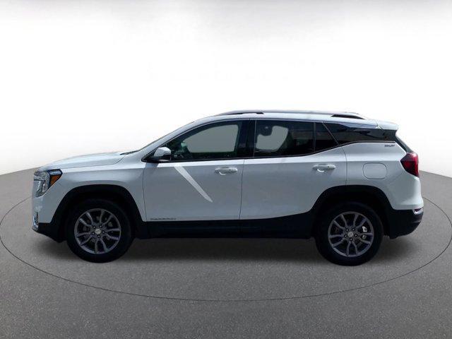 Photo of 2024 Summit White GMC Terrain