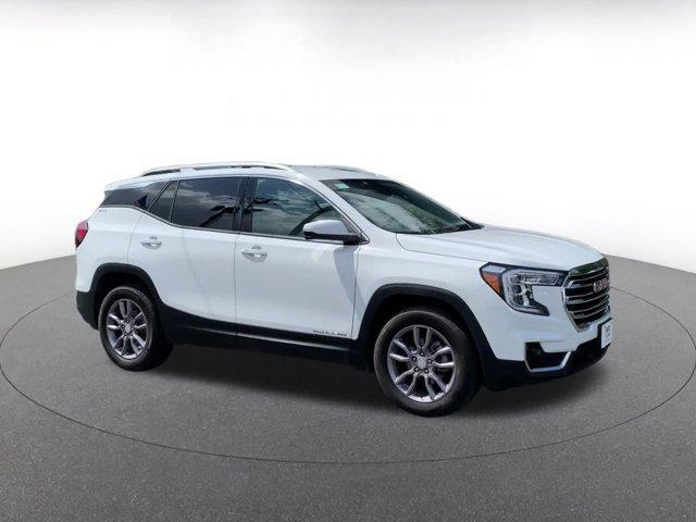 Photo of 2024 Summit White GMC Terrain