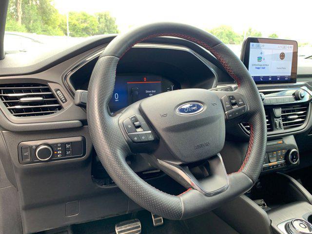 Photo of 2024 Carbonized Gray Metallic Ford Escape