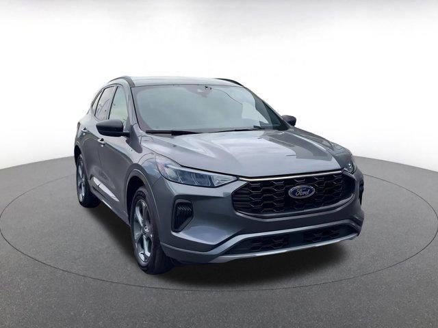 Photo of 2024 Carbonized Gray Metallic Ford Escape