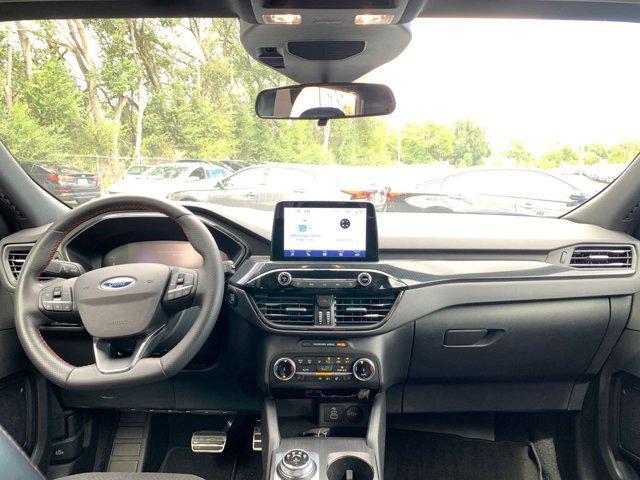 Photo of 2024 Carbonized Gray Metallic Ford Escape