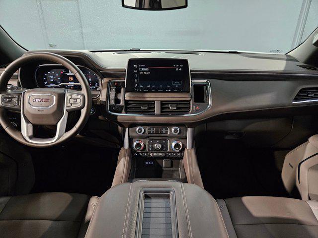 Photo of 2024 White Frost Tricoat GMC Yukon