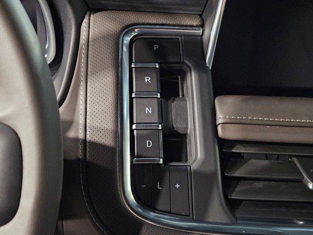 Photo of 2024 White Frost Tricoat GMC Yukon