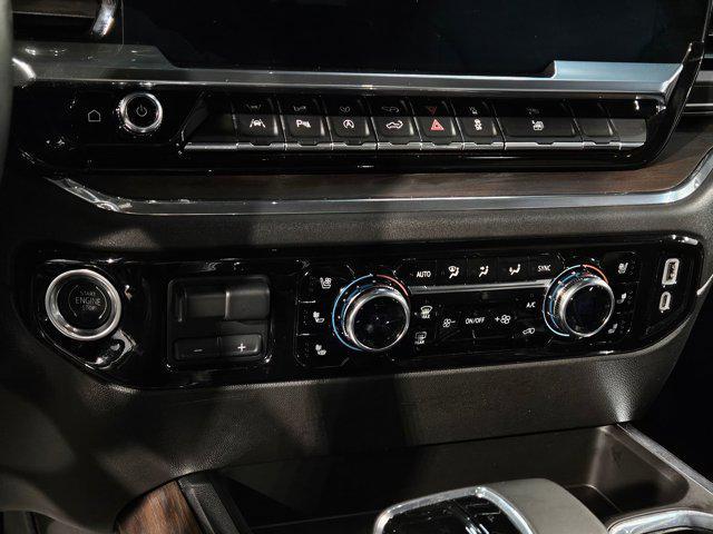 Photo of 2023 Summit White GMC Sierra 1500
