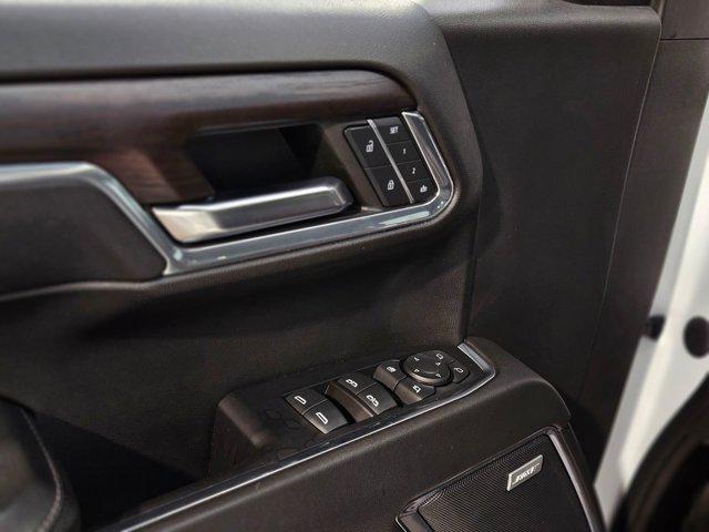 Photo of 2023 Summit White GMC Sierra 1500