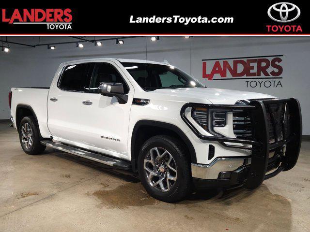 Photo of 2023 Summit White GMC Sierra 1500