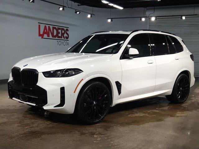 Photo of 2024 Alpine White BMW X5