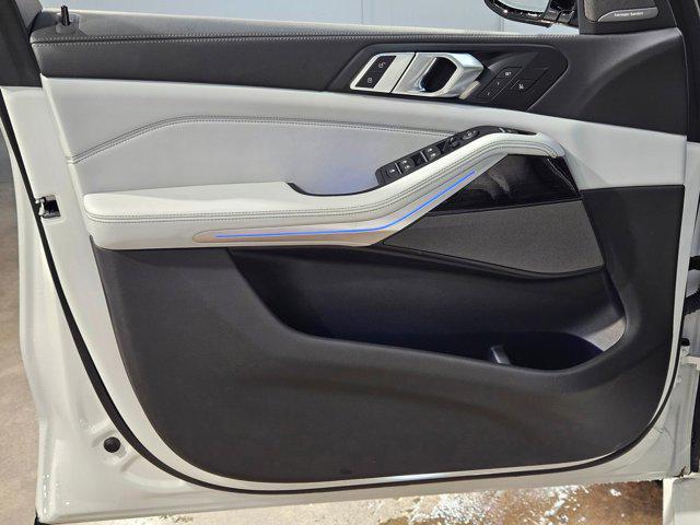 Photo of 2024 Alpine White BMW X5