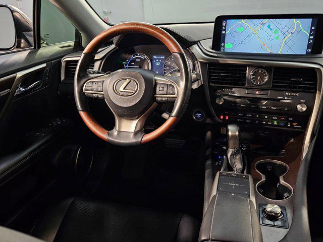 Photo of 2022 Atomic Silver Lexus RX 450h