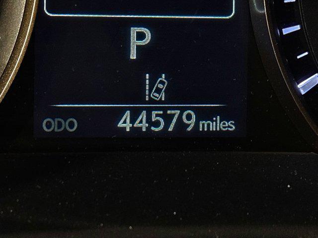 Photo of 2022 Atomic Silver Lexus RX 450h