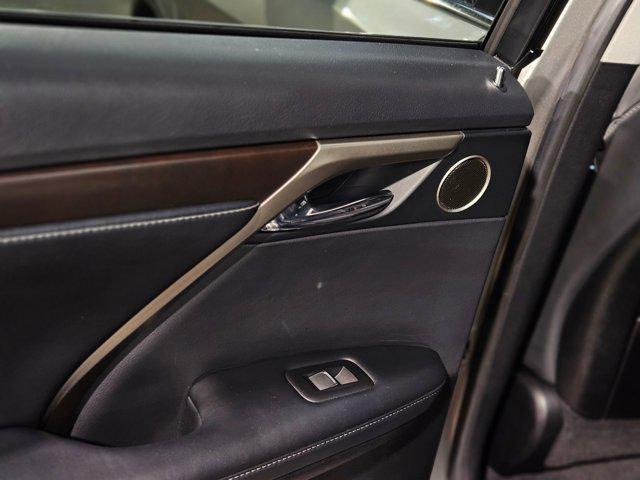 Photo of 2022 Atomic Silver Lexus RX 450h