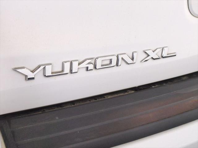 Photo of 2019 Summit White GMC Yukon XL