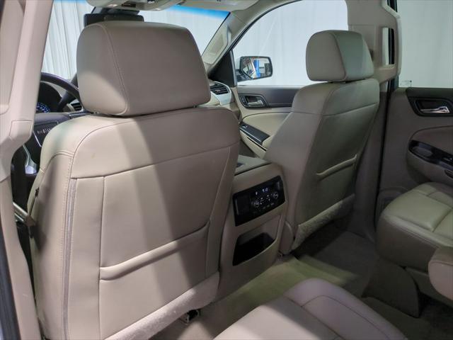 Photo of 2019 Summit White GMC Yukon XL