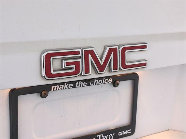 Photo of 2019 Summit White GMC Yukon XL