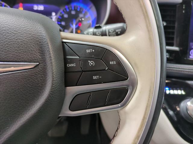 Photo of 2020 Bright White Clearcoat Chrysler Pacifica