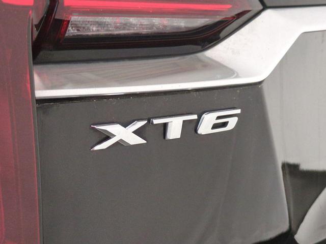 Photo of 2023 Stellar Black Metallic Cadillac XT6
