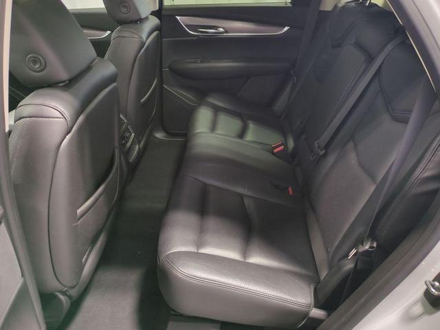 Photo of 2017 Crystal White Tricoat Cadillac XT5