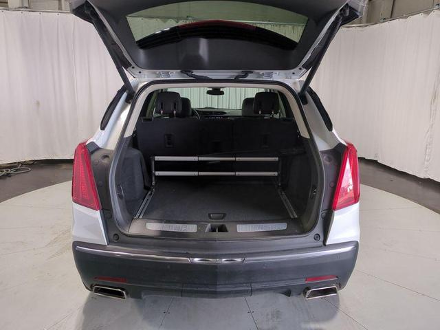 Photo of 2017 Crystal White Tricoat Cadillac XT5