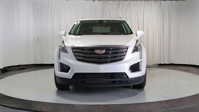 Photo of 2017 Crystal White Tricoat Cadillac XT5