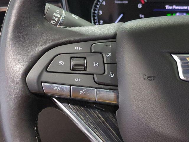 Photo of 2022 Crystal White Tricoat Cadillac XT6