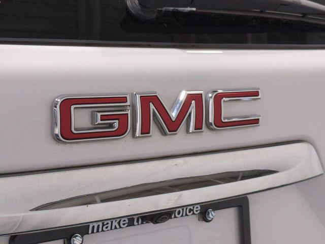 Photo of 2022 Summit White GMC Terrain
