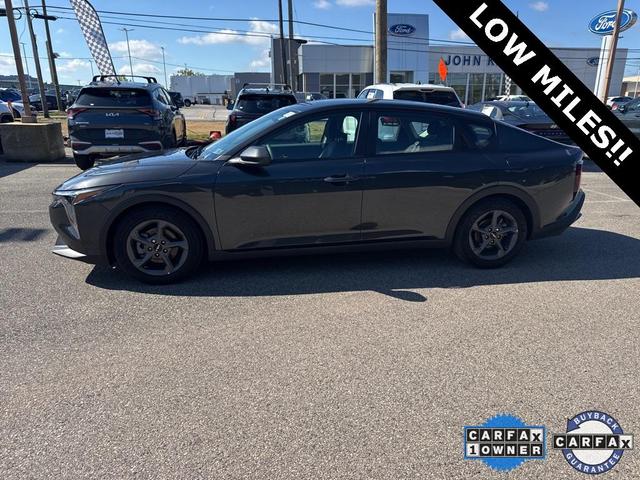 Photo of 2025 Interstellar Gray Kia K4
