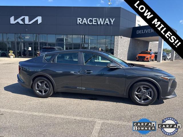 Photo of 2025 Interstellar Gray Kia K4