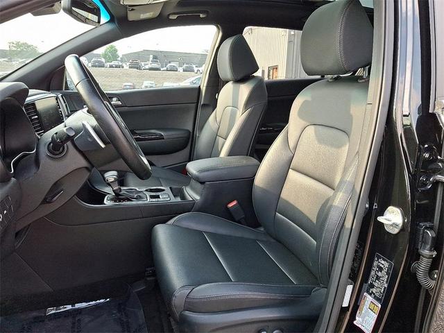 Photo of 2022 Black Cherry Pearl Kia Sportage
