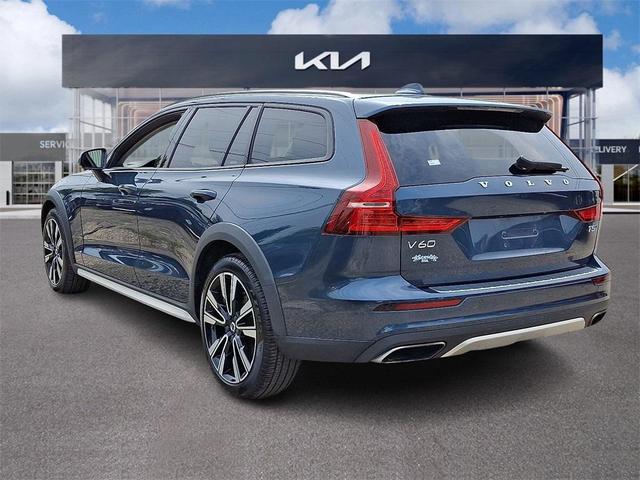 Photo of 2020 Blue Volvo V60 Cross Country