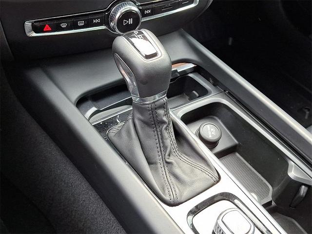 Photo of 2020 Blue Volvo V60 Cross Country