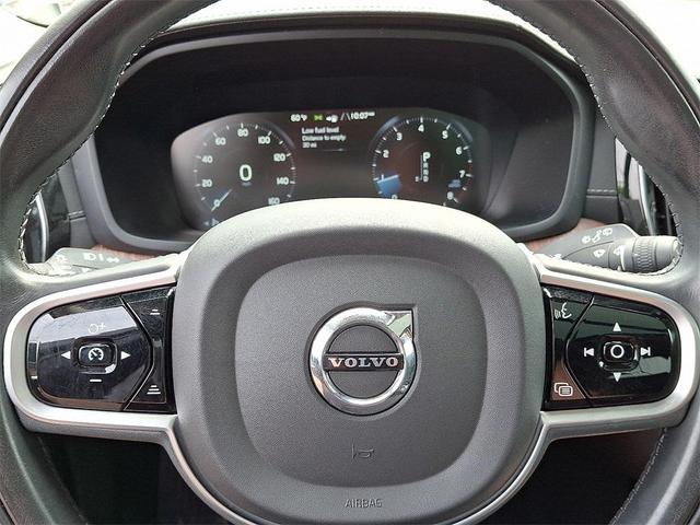 Photo of 2020 Blue Volvo V60 Cross Country