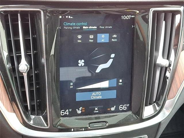 Photo of 2020 Blue Volvo V60 Cross Country