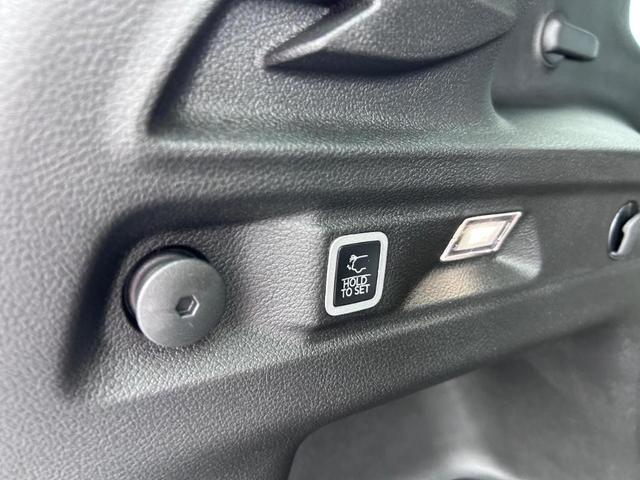 Photo of 2025 Bright White Clearcoat Jeep Grand Cherokee L
