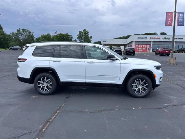 Photo of 2025 Bright White Clearcoat Jeep Grand Cherokee L
