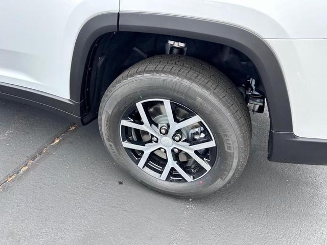Photo of 2025 Bright White Clearcoat Jeep Grand Cherokee L