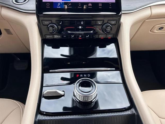 Photo of 2025 Bright White Clearcoat Jeep Grand Cherokee L
