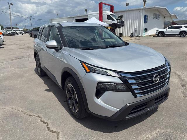 Photo of 2024 Brilliant Silver Metallic Nissan Rogue