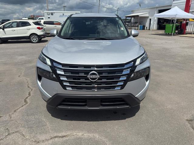 Photo of 2024 Brilliant Silver Metallic Nissan Rogue