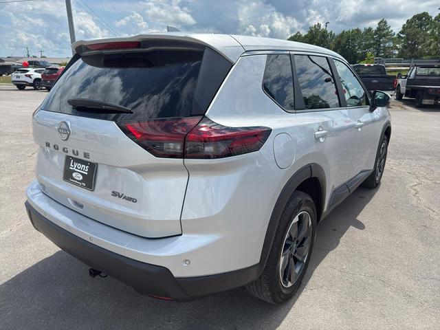 Photo of 2024 Brilliant Silver Metallic Nissan Rogue