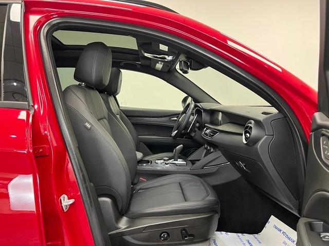 Photo of 2024 Rosso Alfa Romeo Stelvio