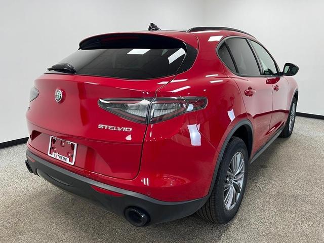 Photo of 2024 Rosso Alfa Romeo Stelvio