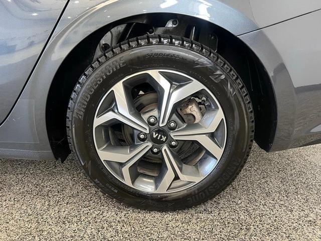 Photo of 2021 Gravity Gray Kia Forte