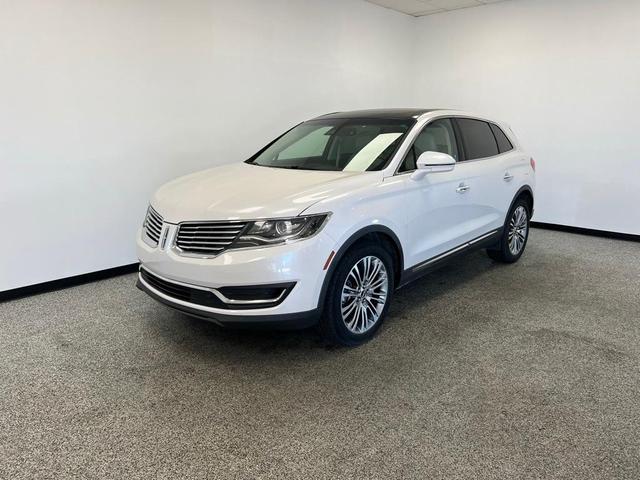 Photo of 2016 White Platinum Clearcoat Metallic Lincoln MKX