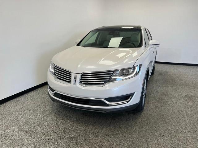 Photo of 2016 White Platinum Clearcoat Metallic Lincoln MKX